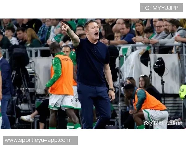 匈牙利费伦茨瓦罗斯足球俱乐部宣布与主帅罗比基恩续约成功